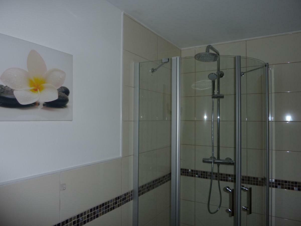 Апартаменты Haus Nuhn Бад-Вильдунген Экстерьер фото